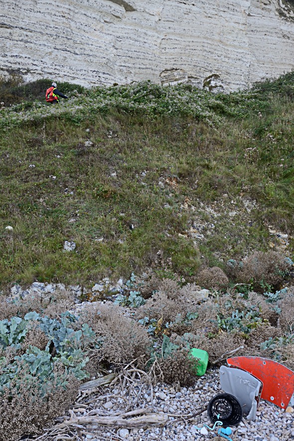 bord de falaise où a lieu la recherche de la balise GPS